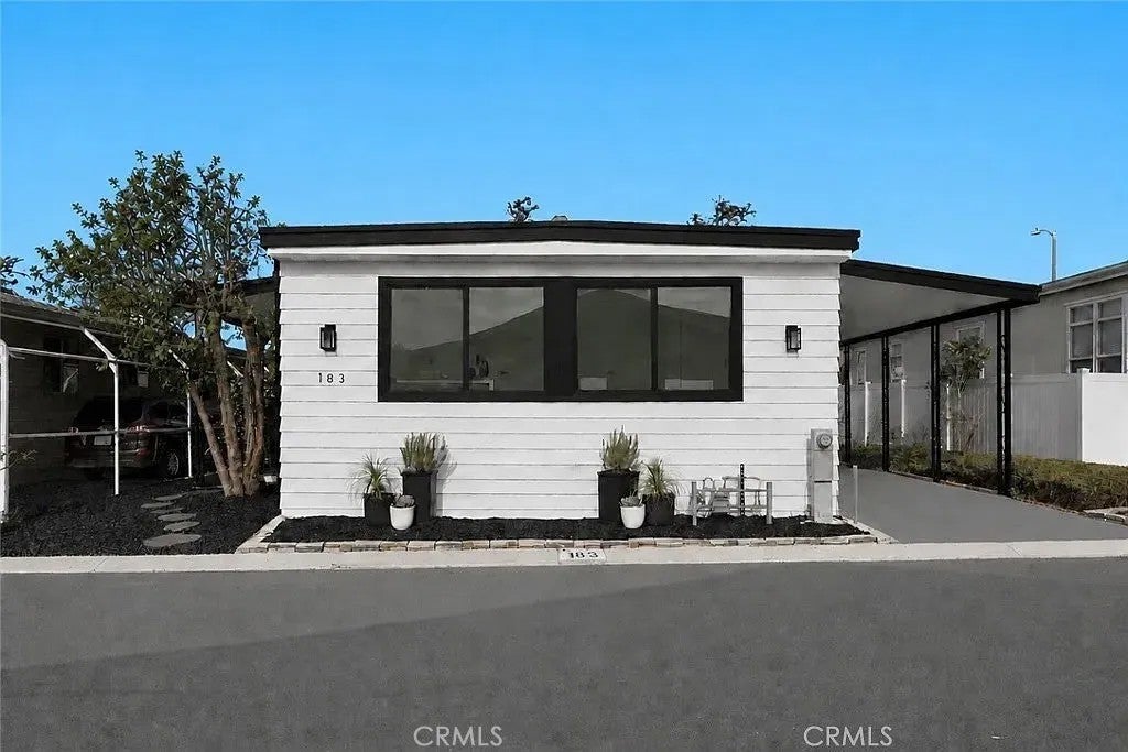 1245 W Cienega 183 — photo