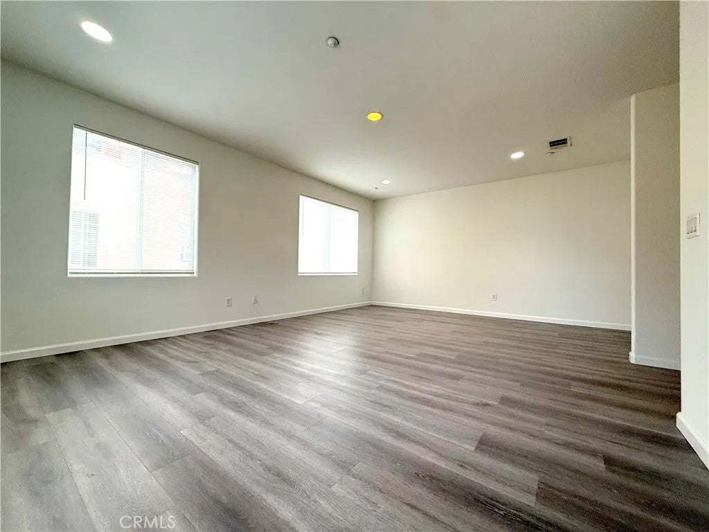 3317 Del Mar Ave C — photo