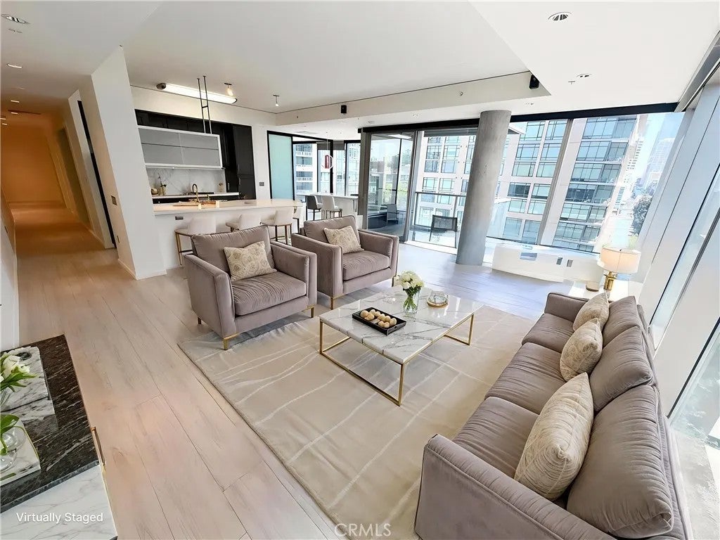 1155 S Grand Avenue 1017 — photo