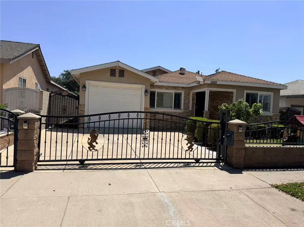 2622 La Presa — photo