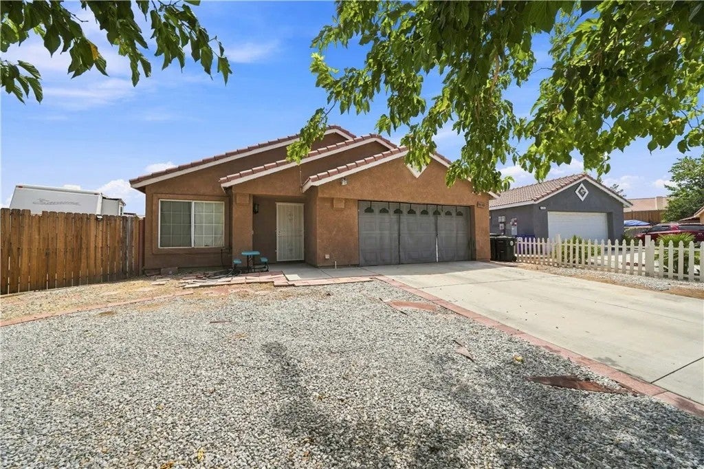 14743 Wakefield Drive — photo