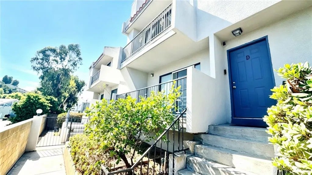 125 S Chandler Apt D — photo