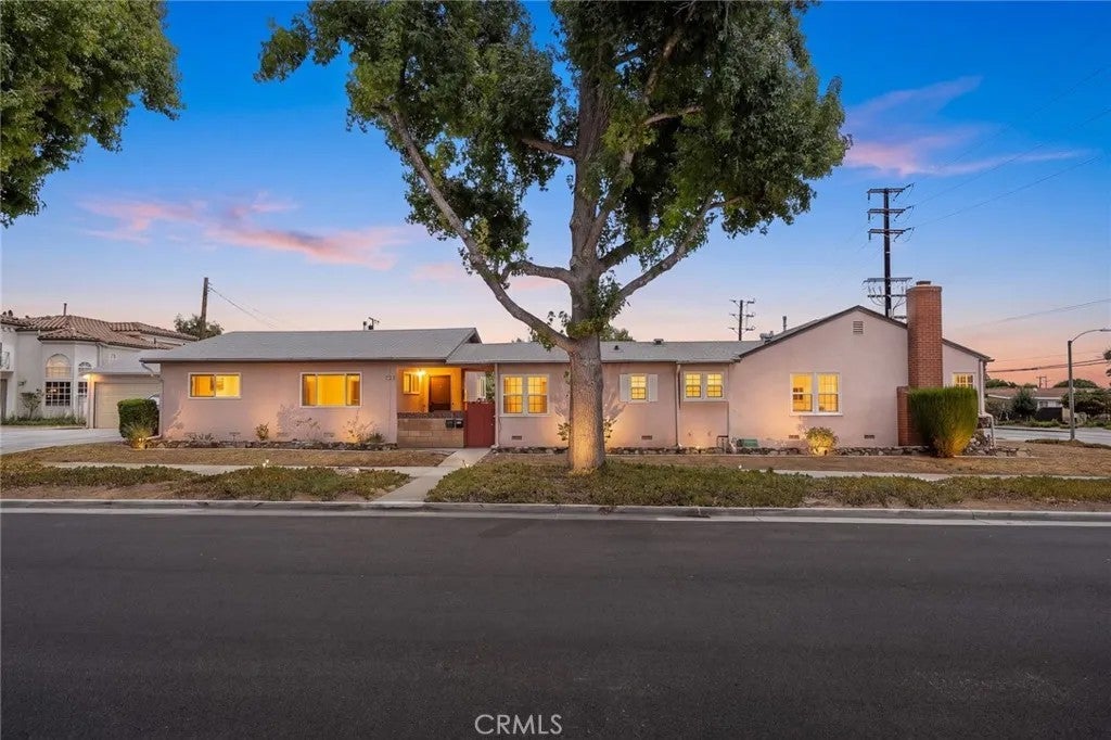 721 W Hellman — photo