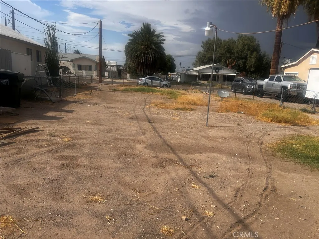 119 Walnut, Needles, CA 92363 — photo 2