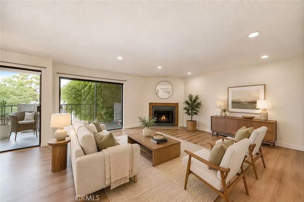 605 Redondo Avenue 203 — photo