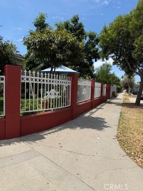 14800 Lanark — photo