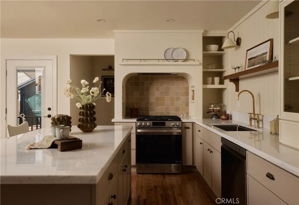 2019 Addison Way — photo