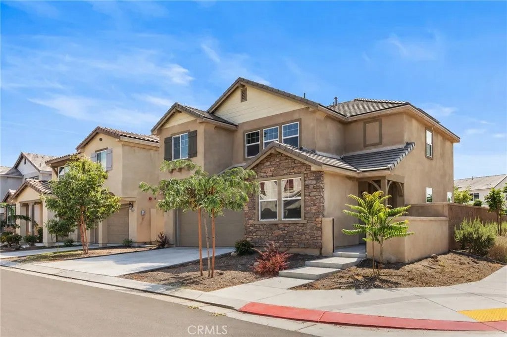 1820 Julie Drive — photo