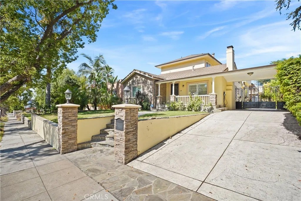 1025 E San Jose Ave — photo