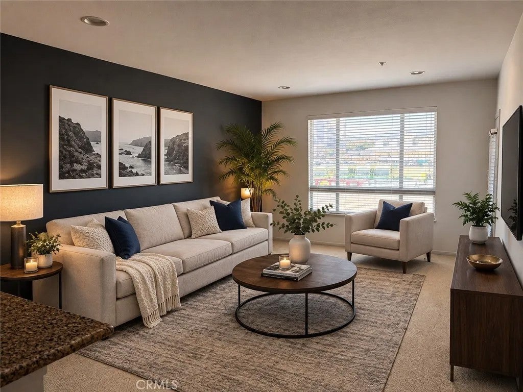 100 S Alameda 220 — photo