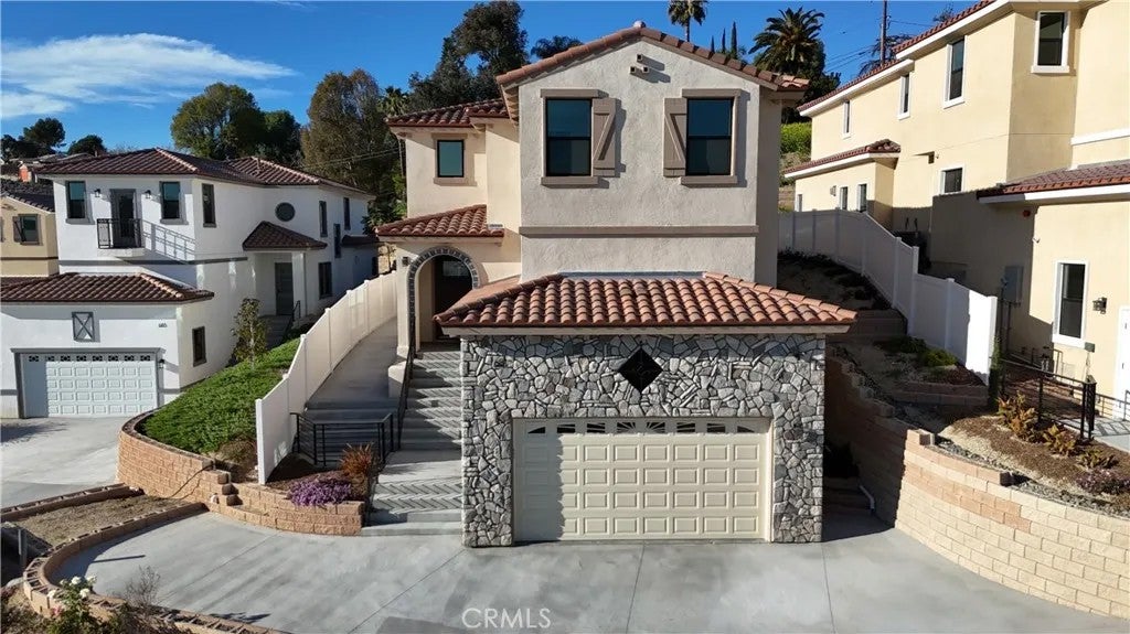 681 Castlehill Drive — photo