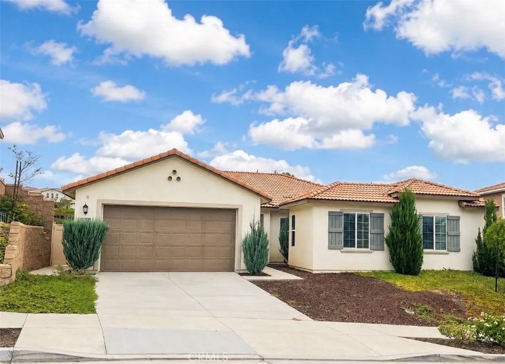 45667 Bassett Street — photo