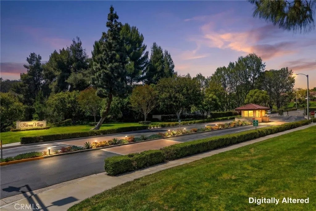 525 Riviera Court — photo