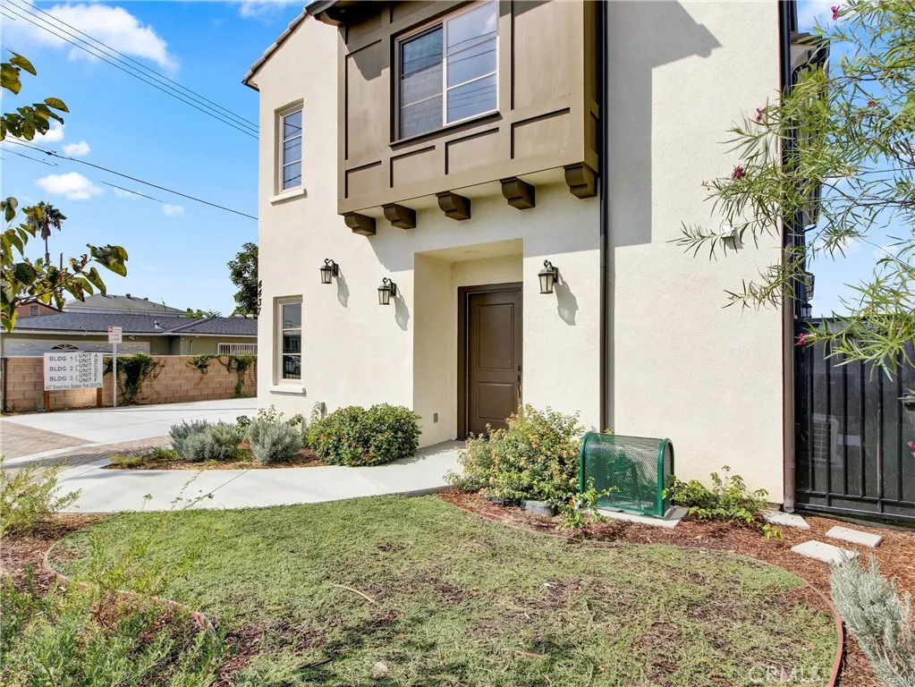 4437 Stewart Unit F — photo
