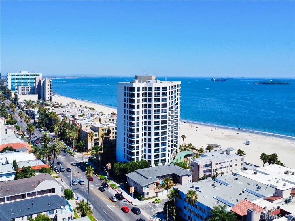 1310 E Ocean 1005 — photo