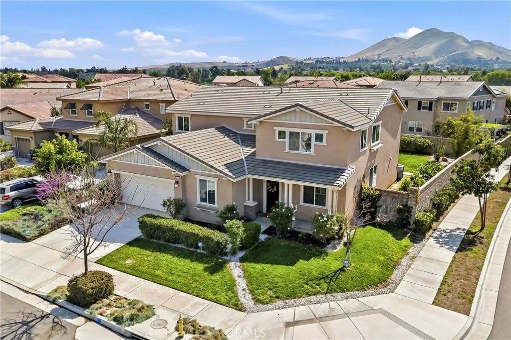 6882 Keyway Court — photo