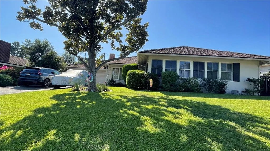 1385 Belhaven — photo