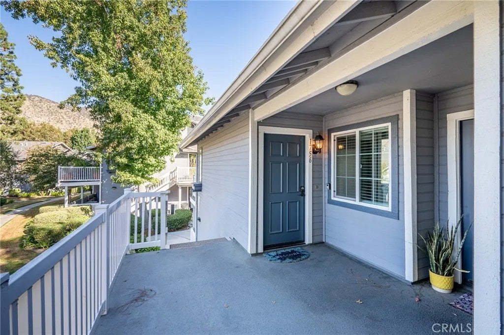 1756 Shady Oaks Court — photo