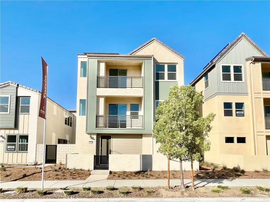 27355 Hyland Court — photo