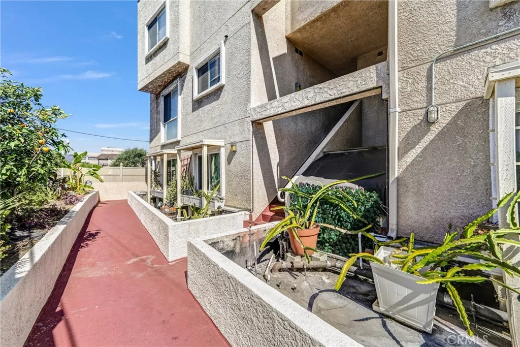 116 W Maple #33, Glendale, CA 91204 — photo 2