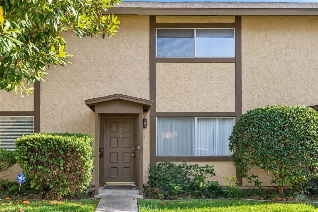 5420 Mcculloch Unit C — photo