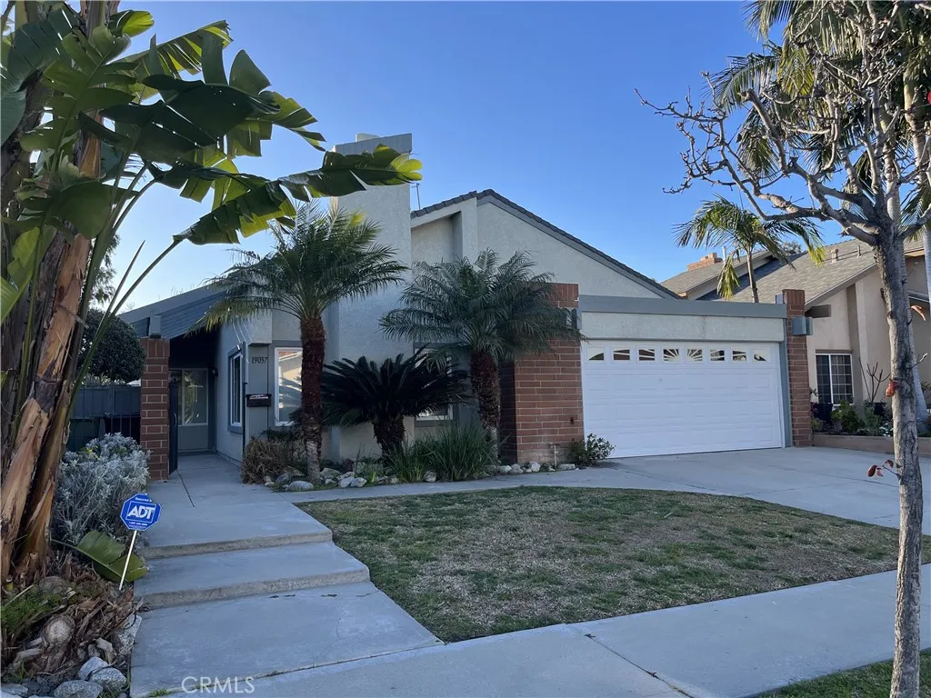 19037 Jeffrey Avenue — photo