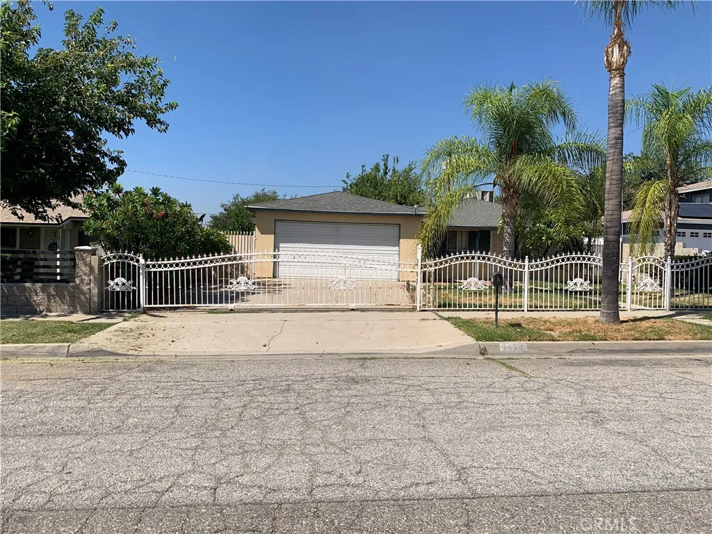 1424 Lynwood Way — photo
