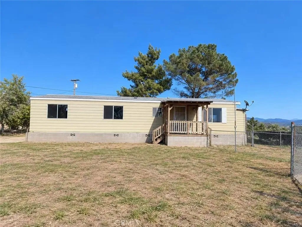 37541 Hill Street — photo