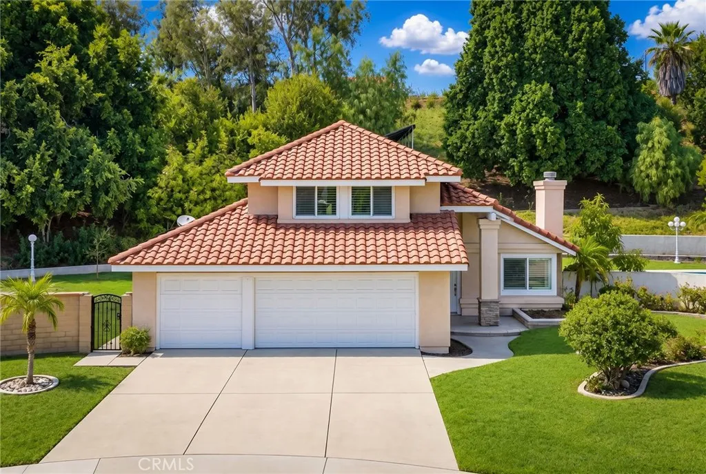686 Dapple Gray Circle — photo