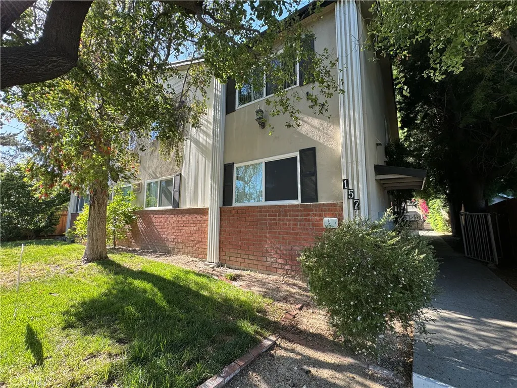 157 Esperanza Avenue Unit D — photo