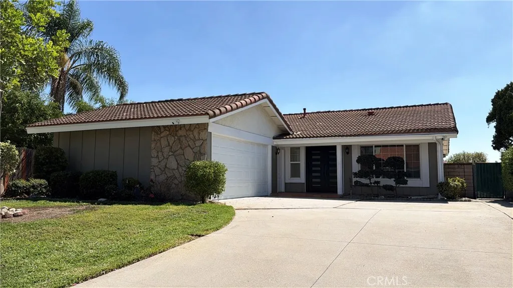 23426 Clayhorn — photo