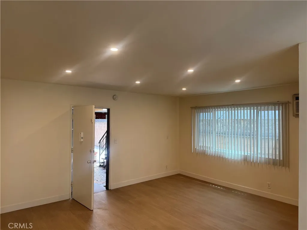 943 N Louise St. Unit 5 — photo