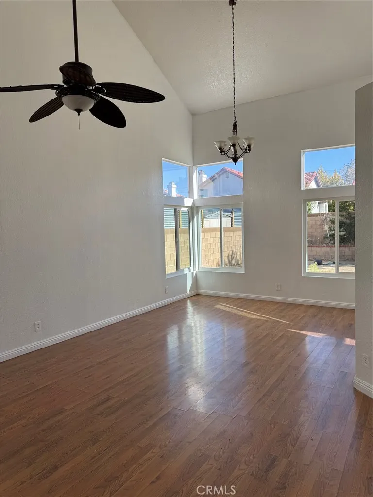 1124 Amorosa — photo