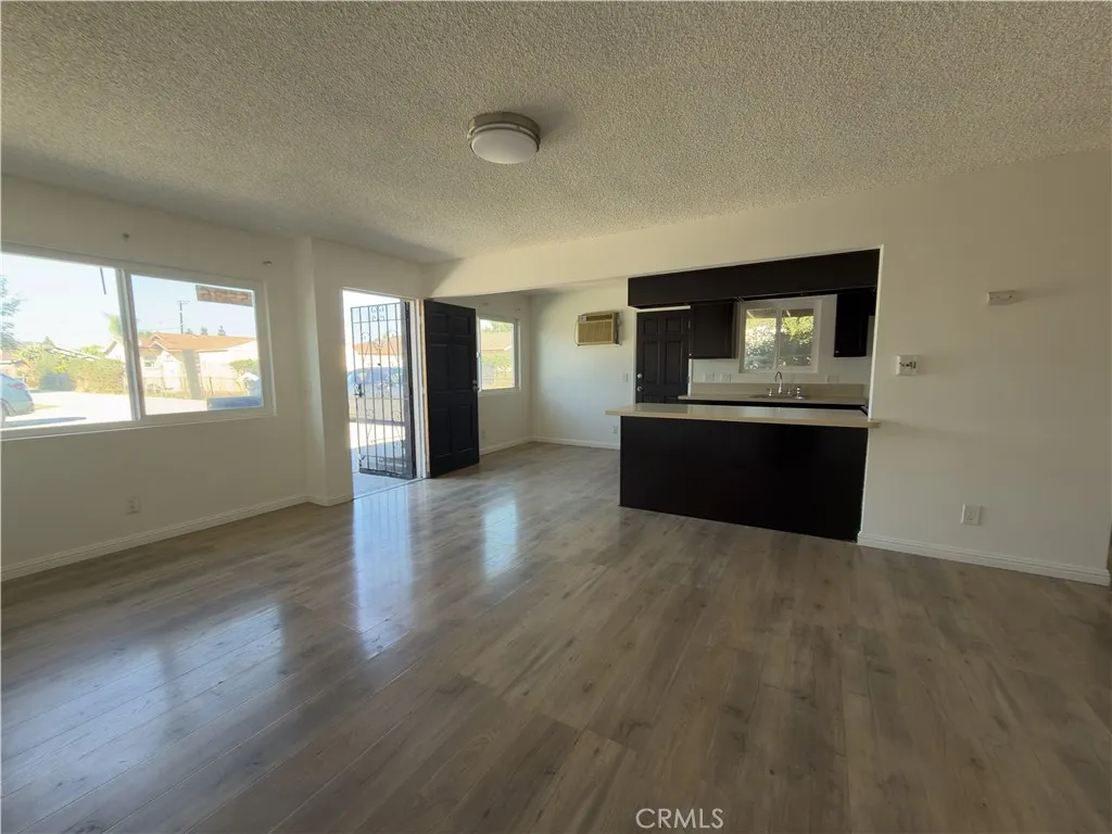 5586 Newman Street — photo