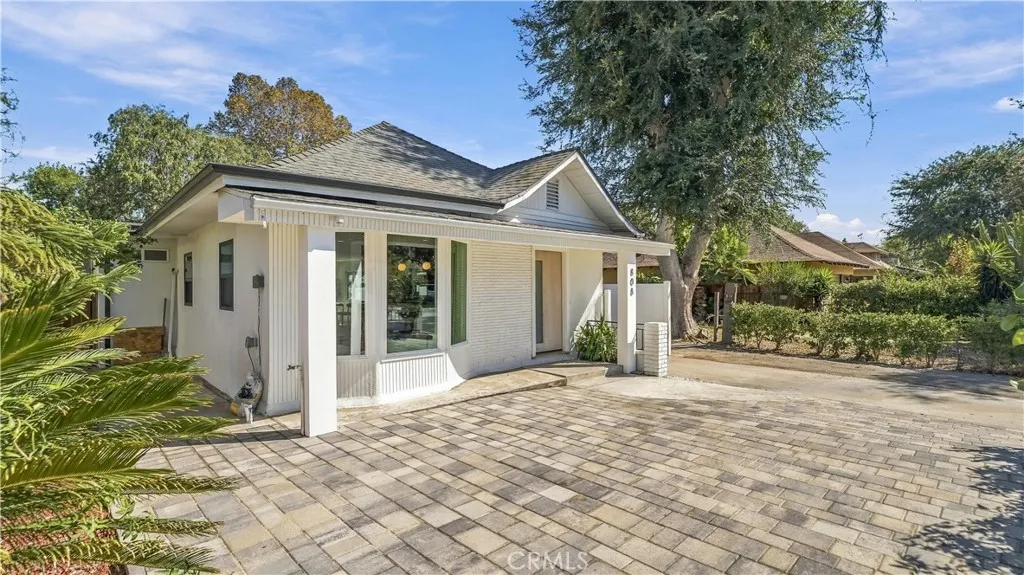 808 S Los Robles — photo