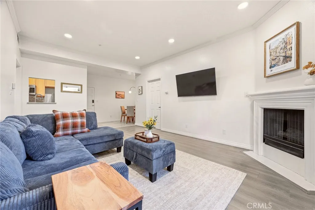 87 S Allen Avenue Unit 103 — photo