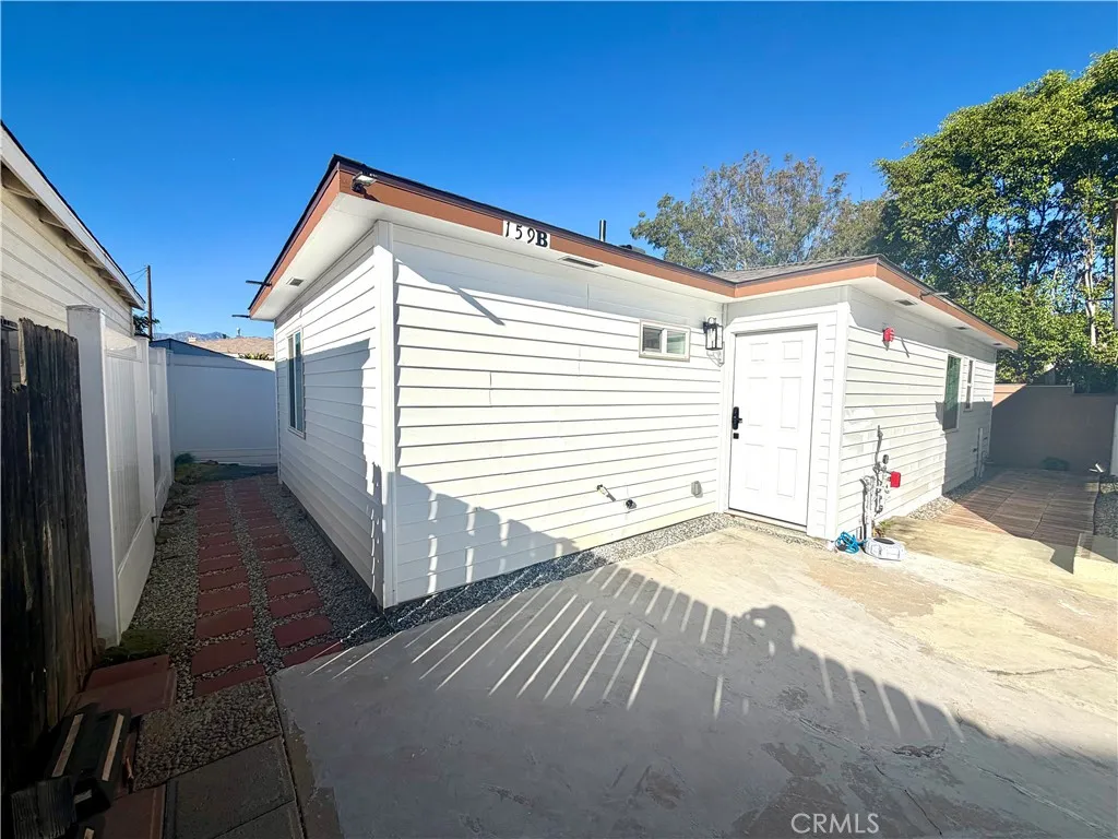 159 W Glendon Way Unit B — photo