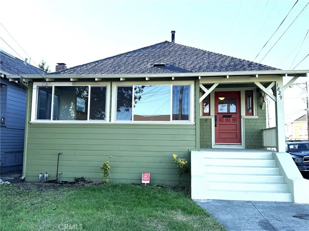 1829 Everett Street — photo