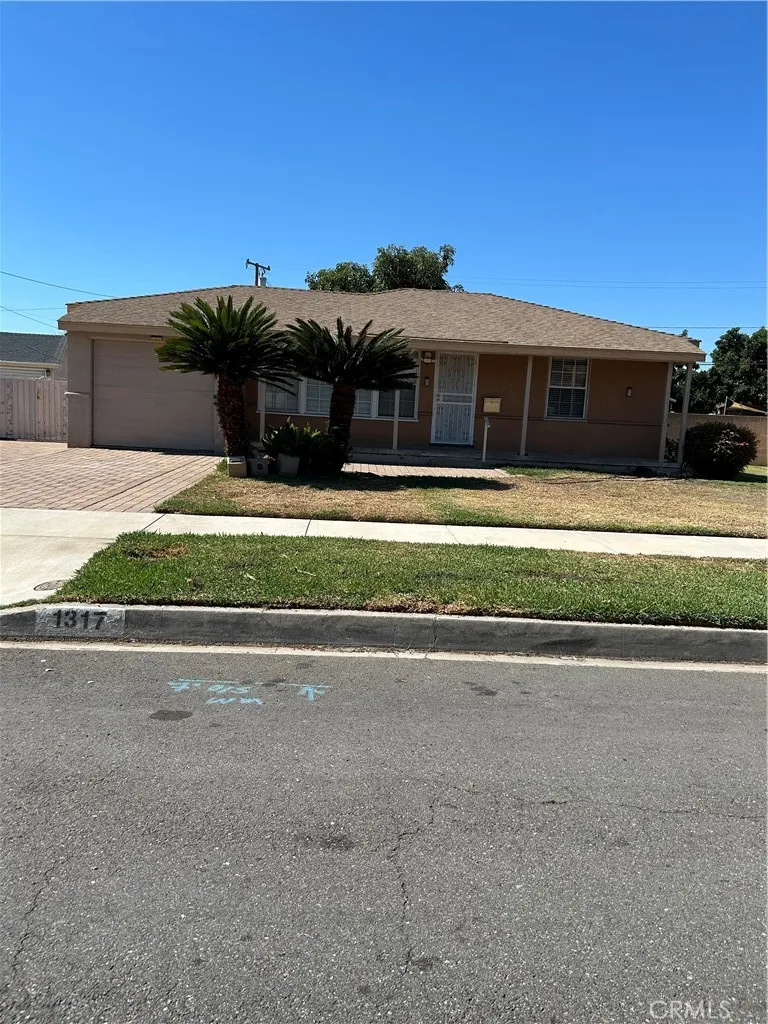 1317 Strozier — photo