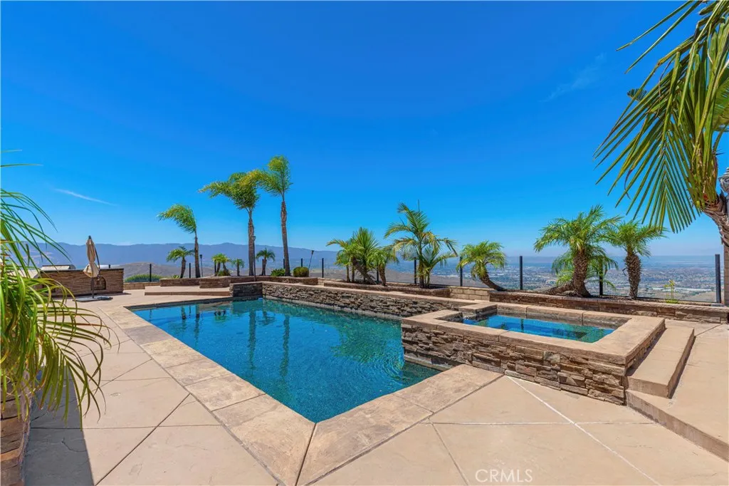 18458 Lakepointe — photo