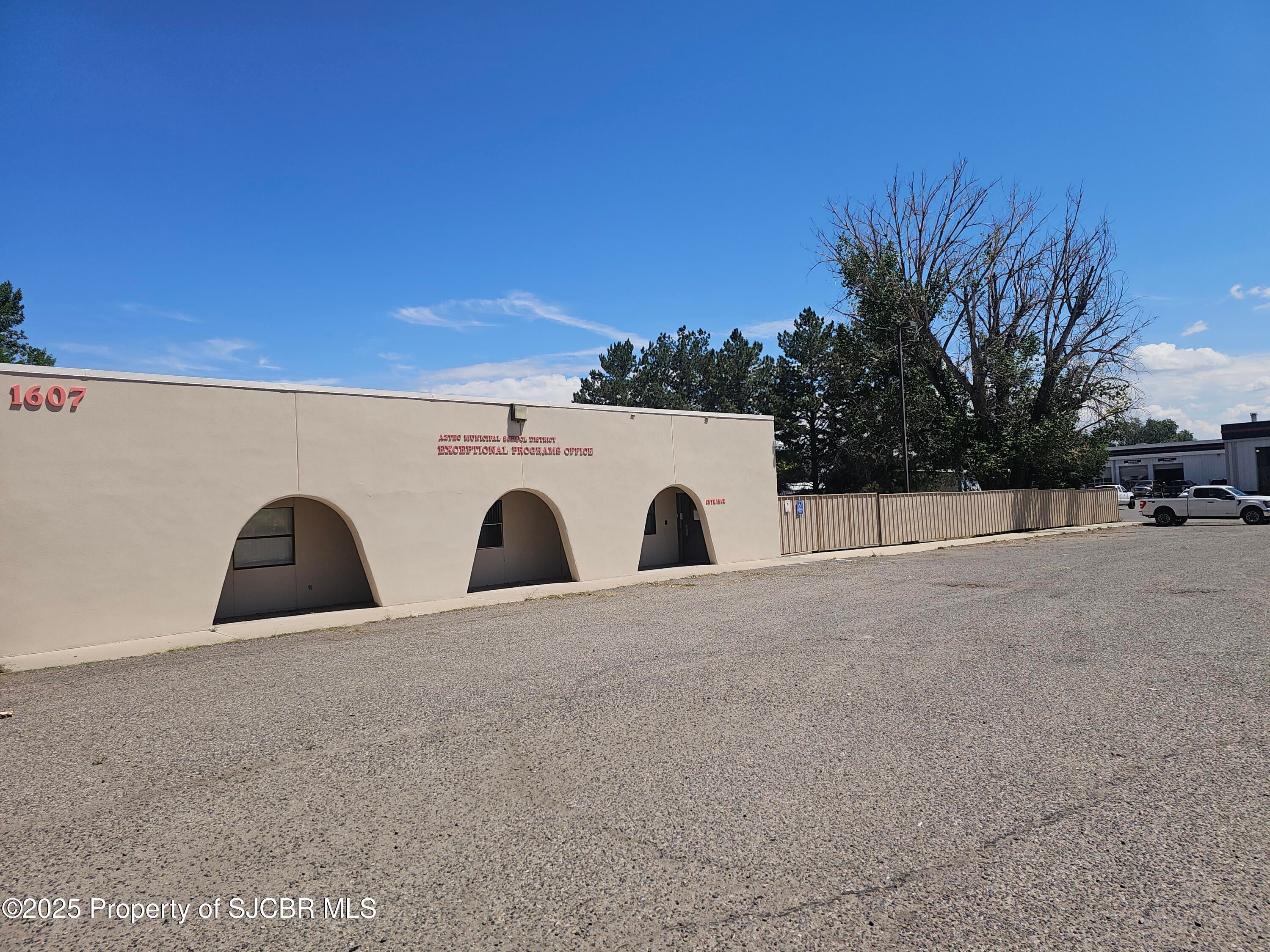 1607 W Aztec Boulevard — photo