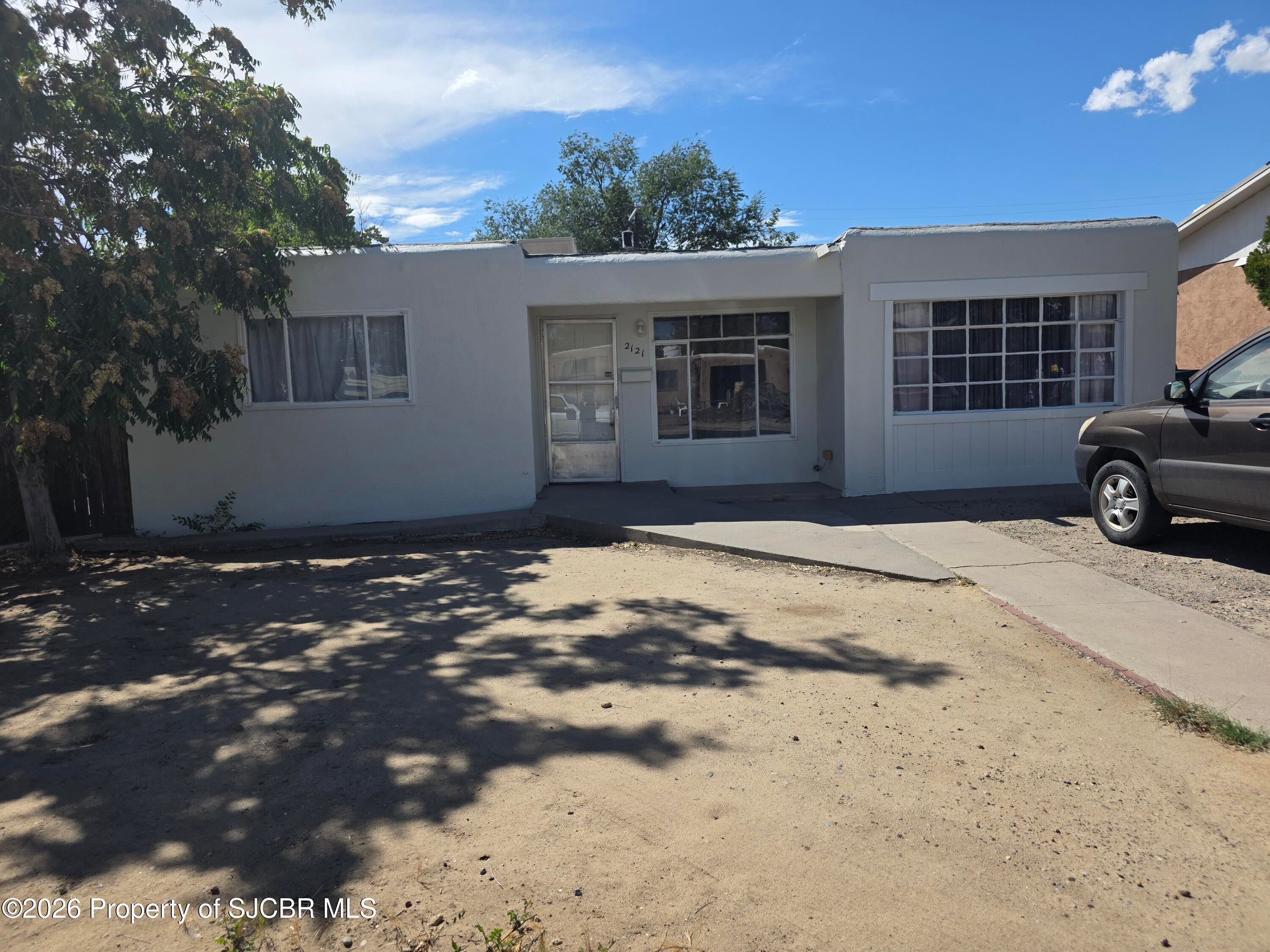 2121 Smith Lane — photo