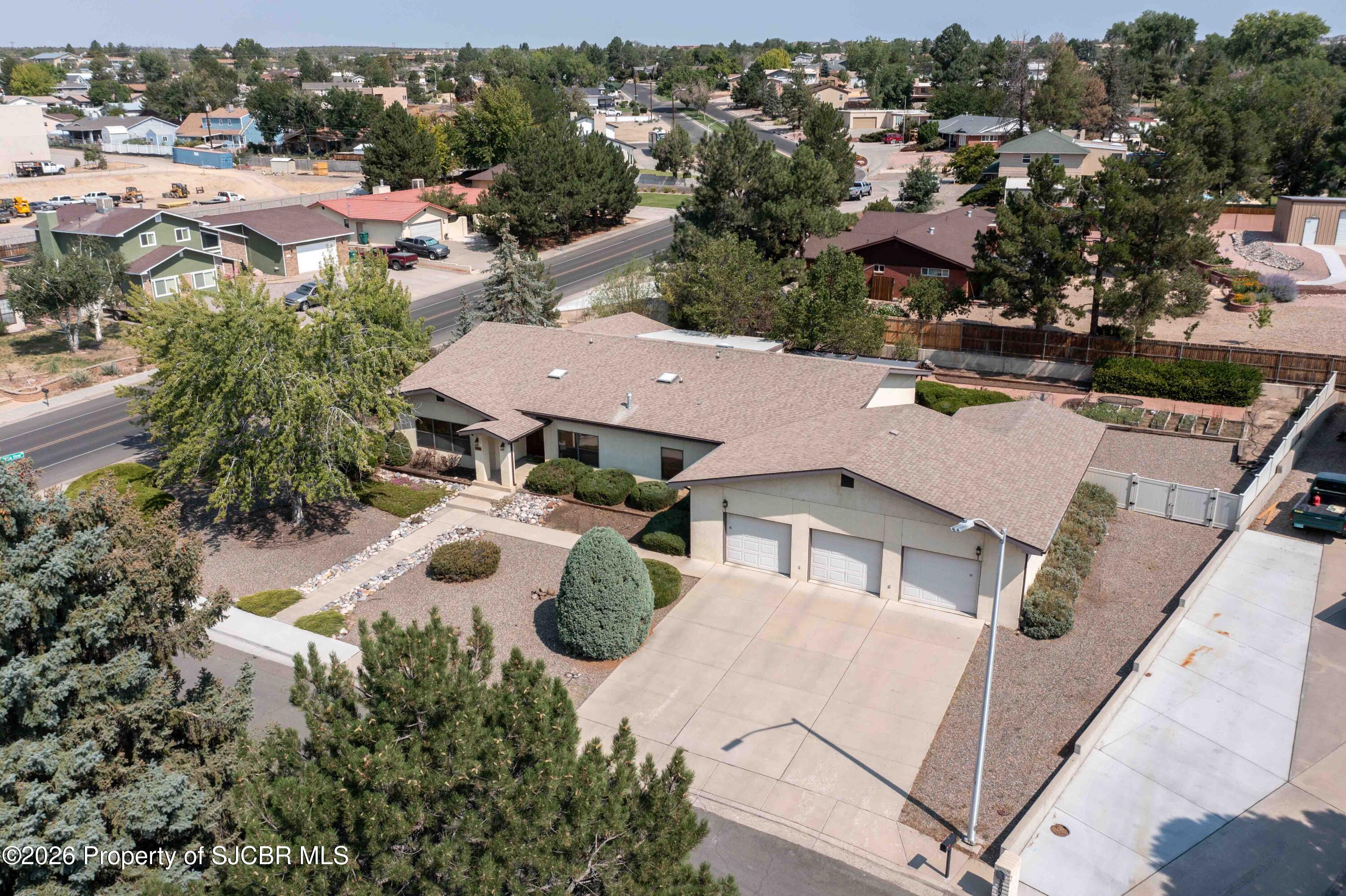 5900 Briarwood Circle — photo