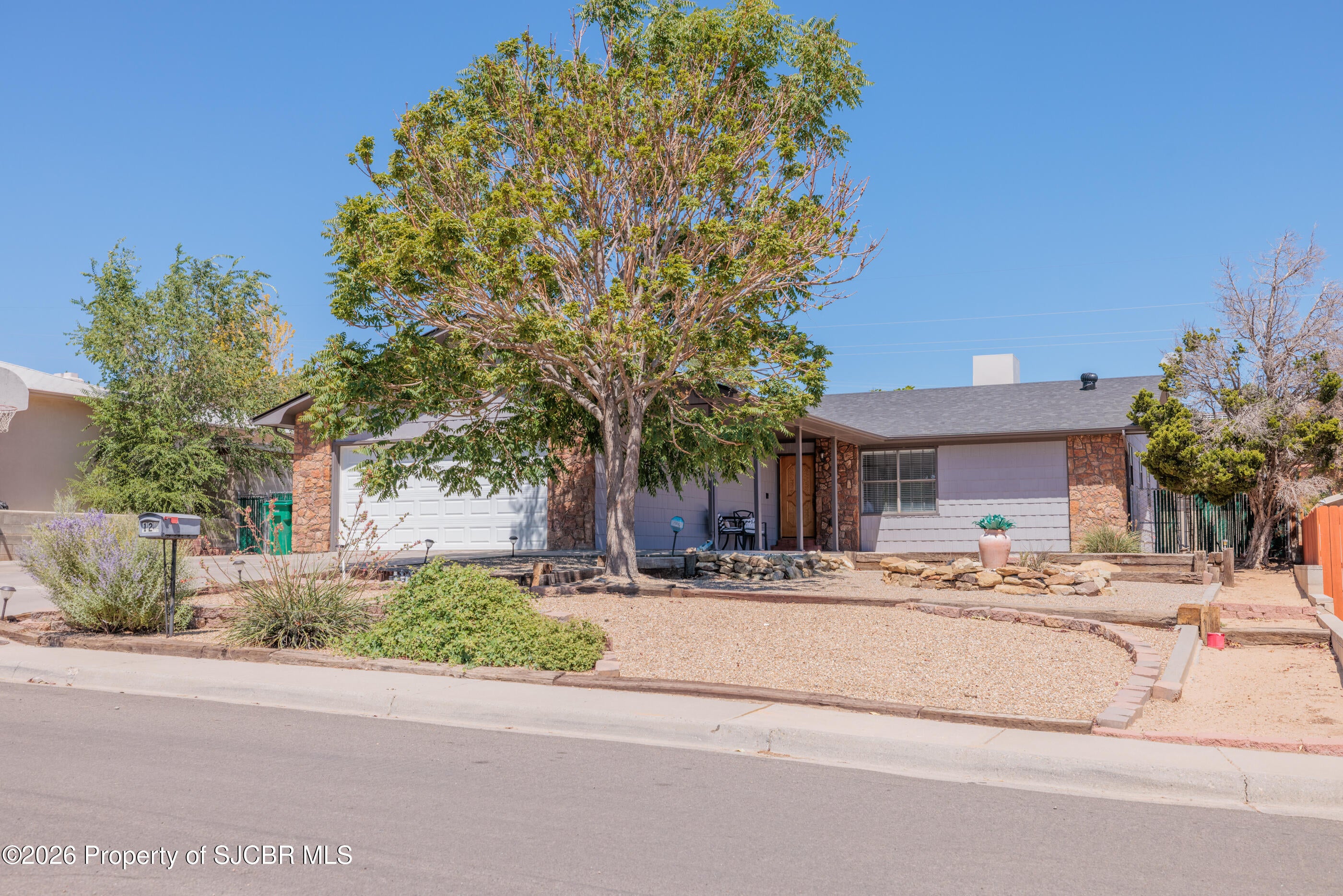 124 E Twilight Drive — photo