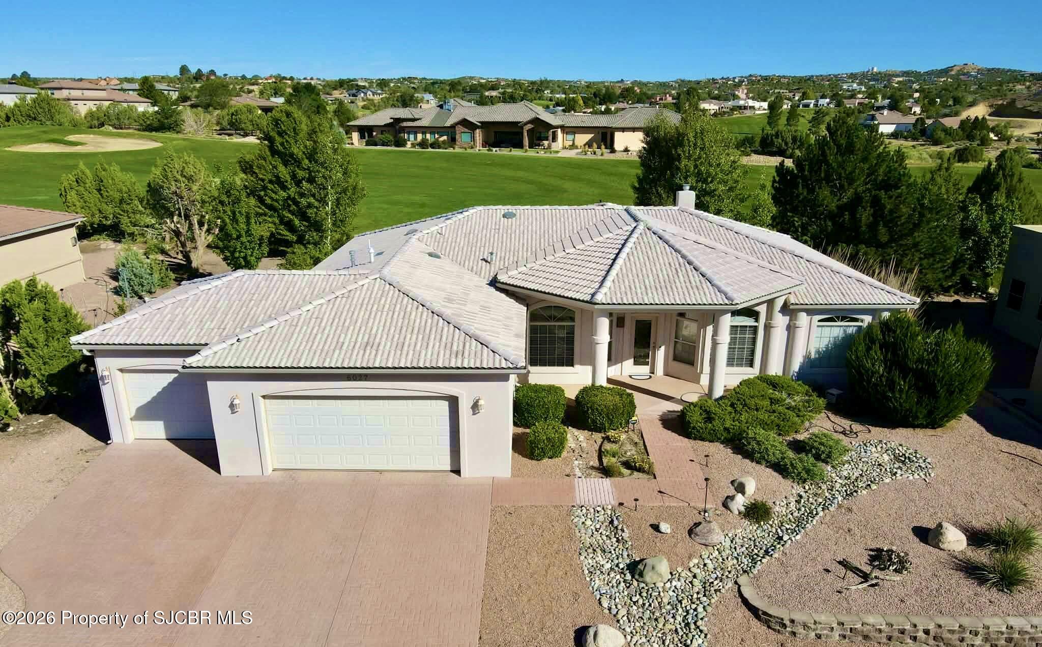 6027 Club House Drive — photo