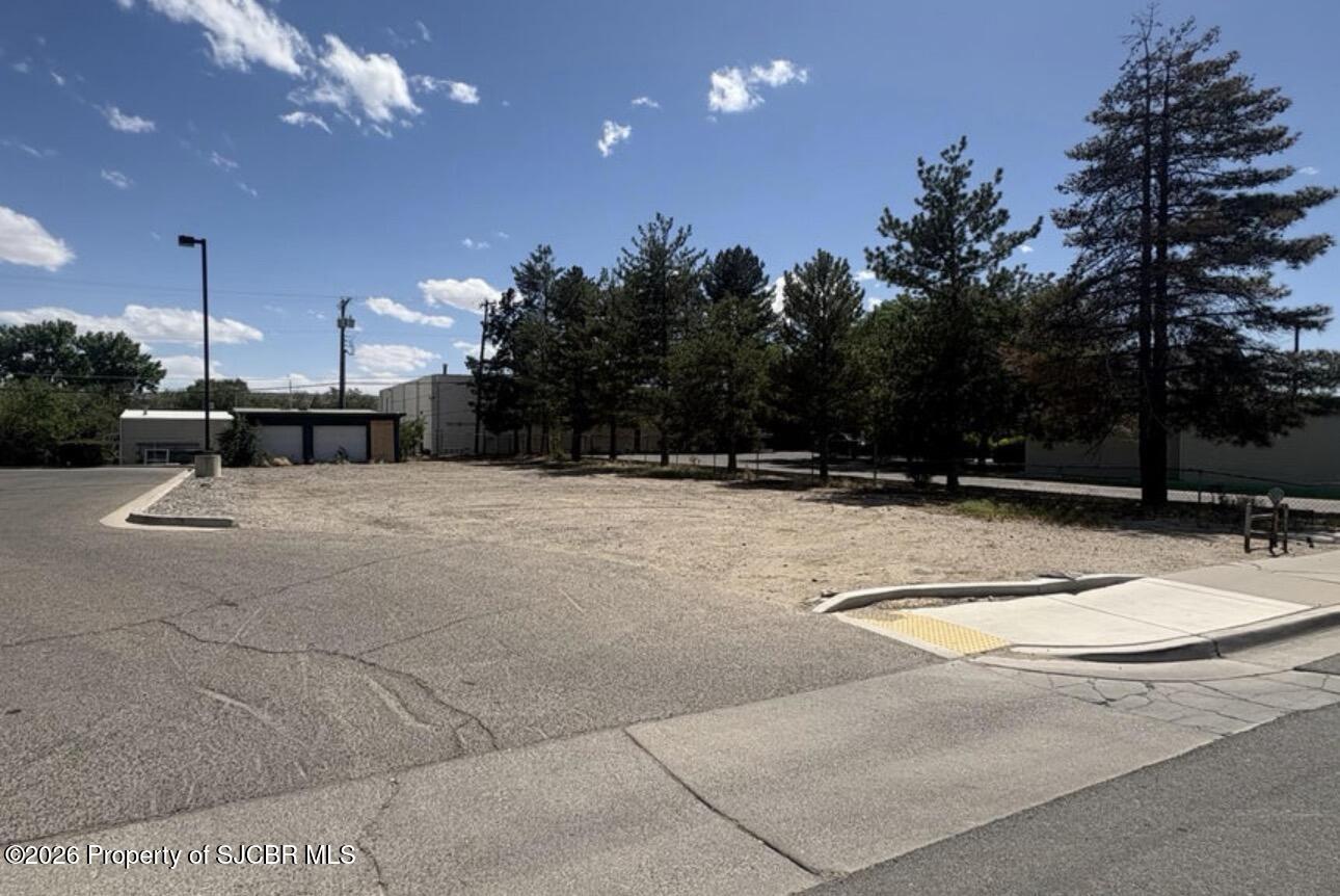661 W Main Street — photo