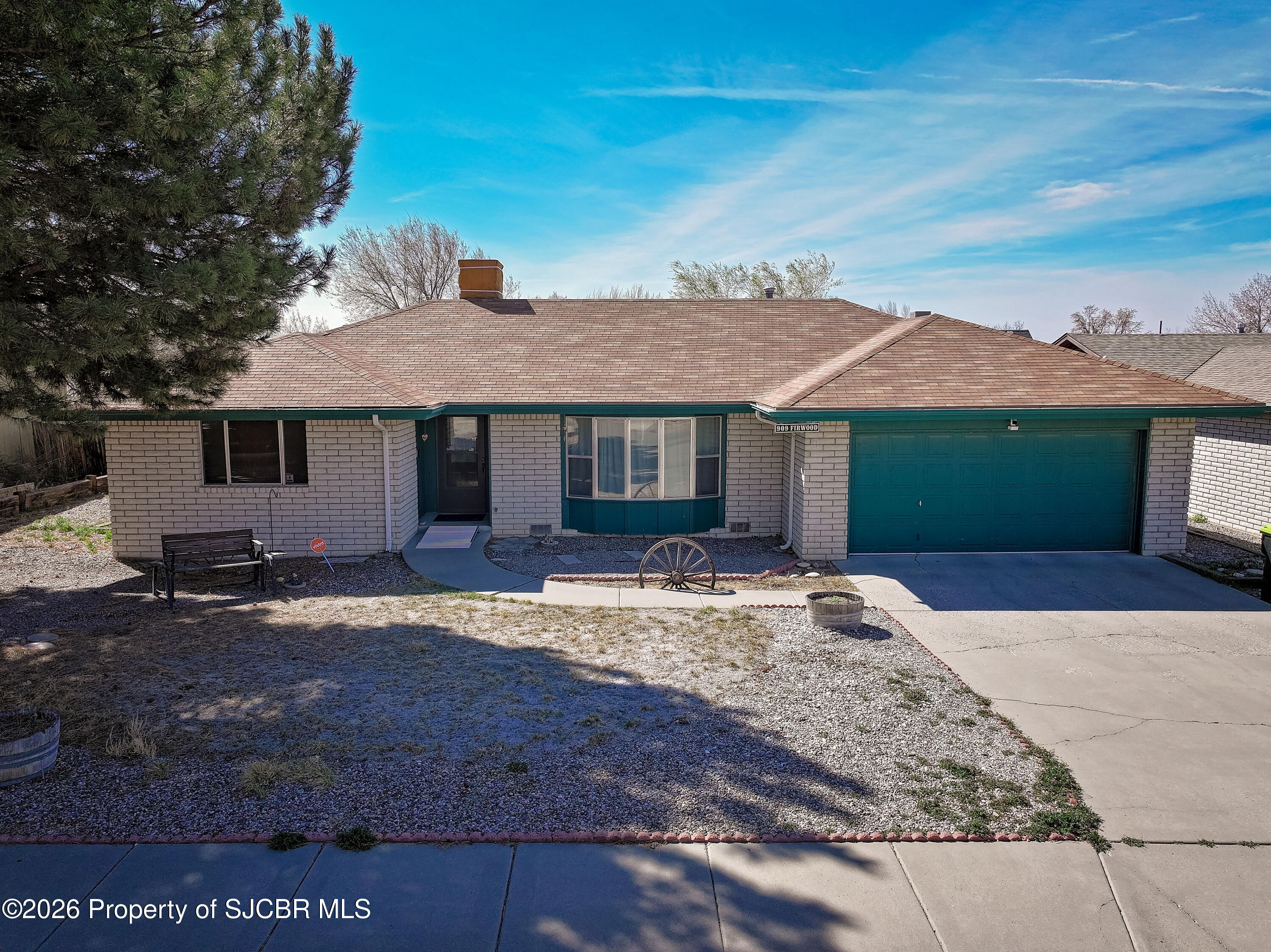 909 W Firwood Street — photo