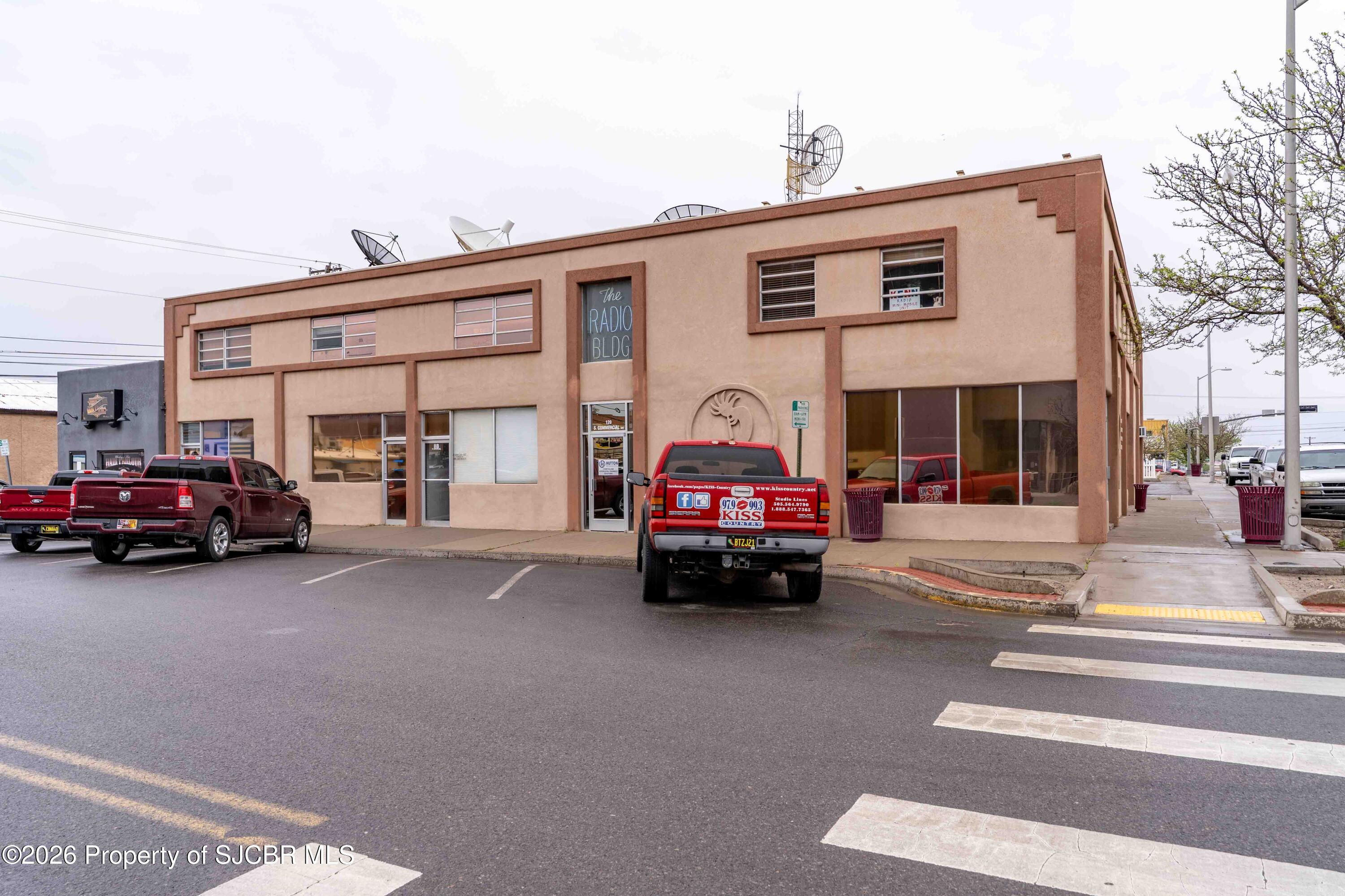 120 S Commercial Avenue — photo