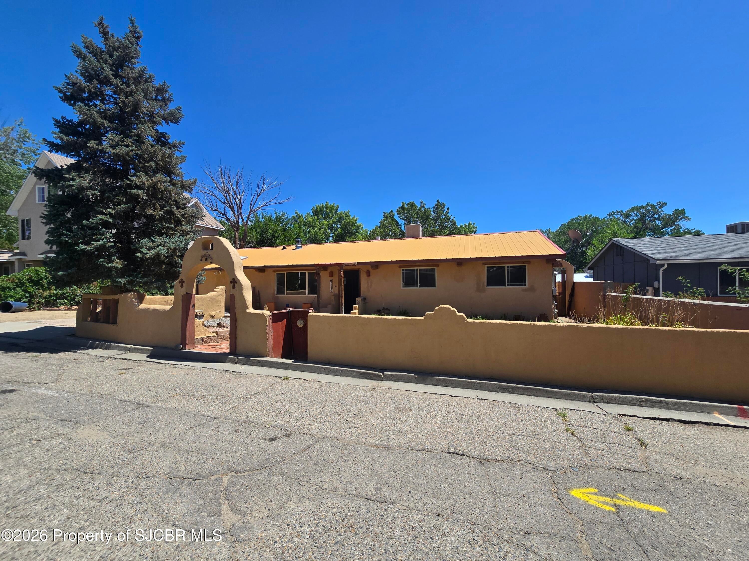 1008 Chaparral Street — photo