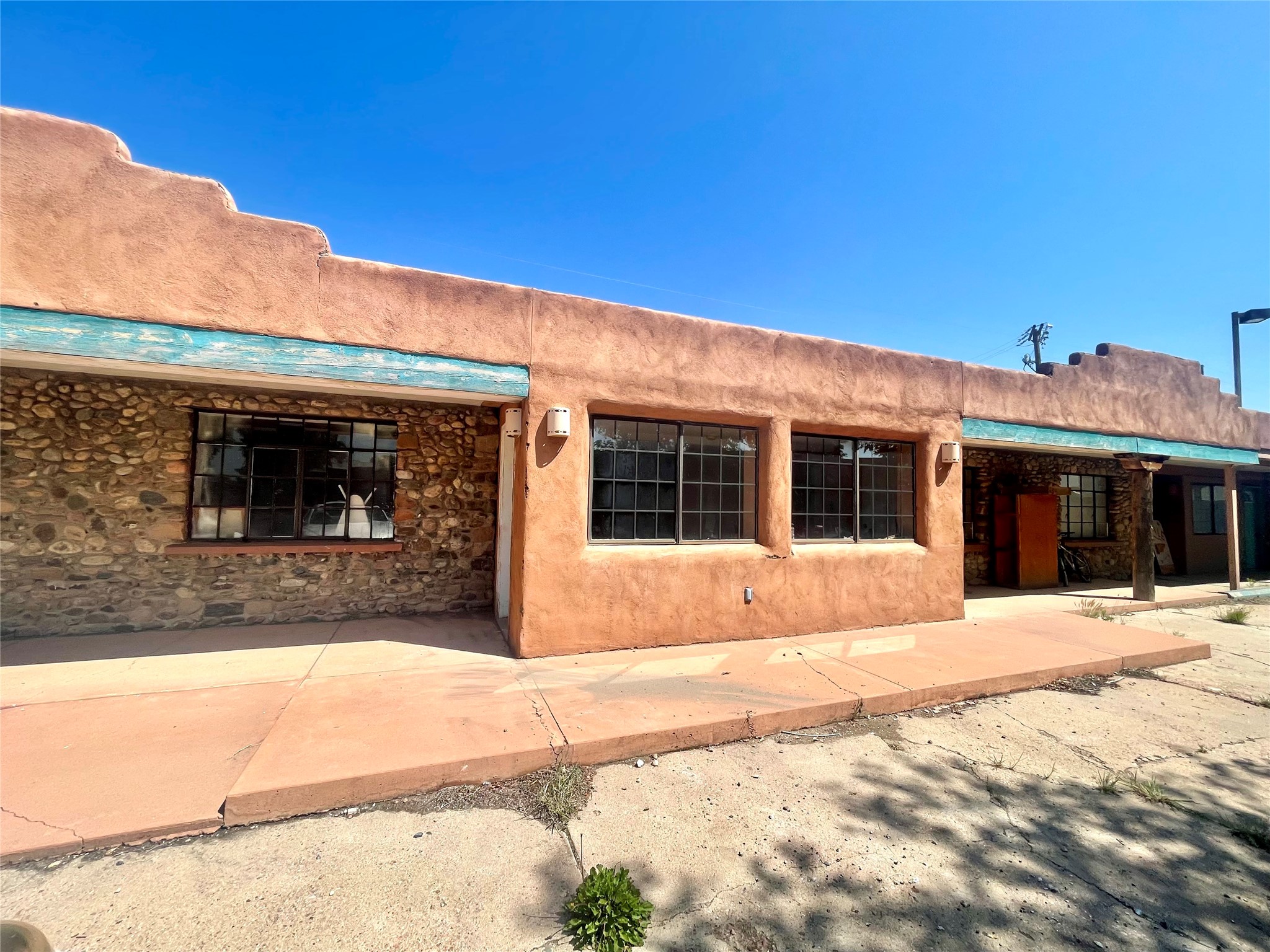1151 Grand 12 — photo